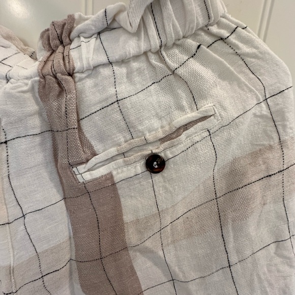 Plaid Linen Shorts with Drawstring - Picture 3 of 4